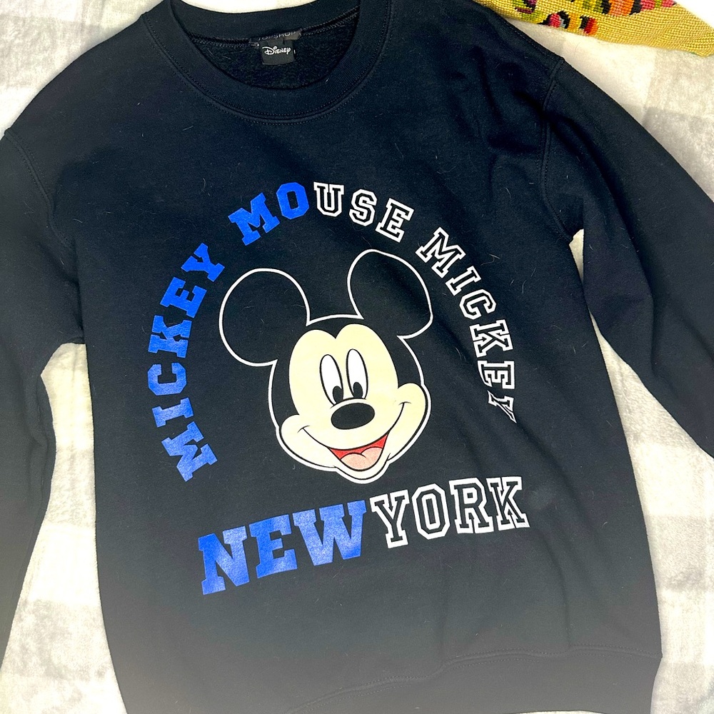 💙🖤Disney sweatshirt!🖤💙